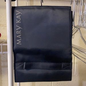 NWOT - MARY KAY TRAVEL CASE